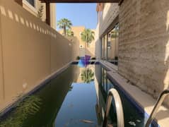 فیلا في حدائق الراحة 5 غرف 215000 درهم - 6463476