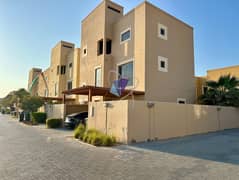 Corner Unit | Nice Garden | Single Row | Well Maintained