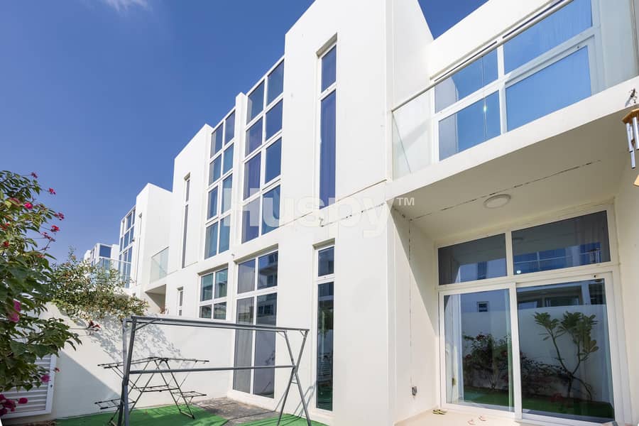 Closed Kitchen | Landscaped | Back to Back Closed Kitchen | Landscaped | Back to Back