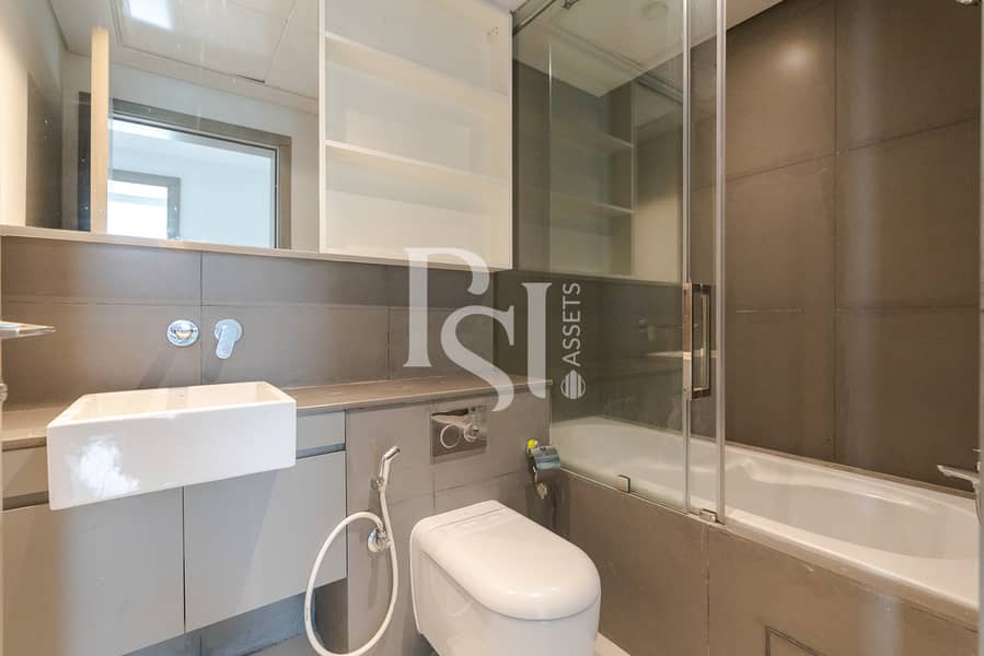 15 meera-residence-al-reem-island-abudhabi-bathroom (1). JPG