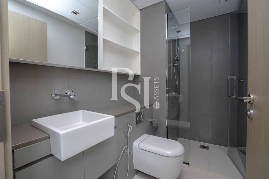 17 meera-residence-al-reem-island-abudhabi-bathroom (2). JPG