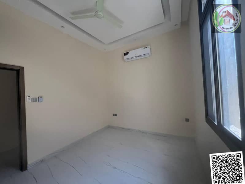 4 1d92be40-133d-4edf-80cd-fc23f8fbd5c5. jpg