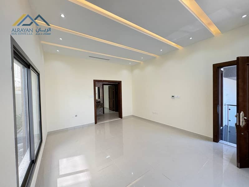 22 a6ad24ba-32c4-40da-8ce0-ff210dec0cb6. jpg