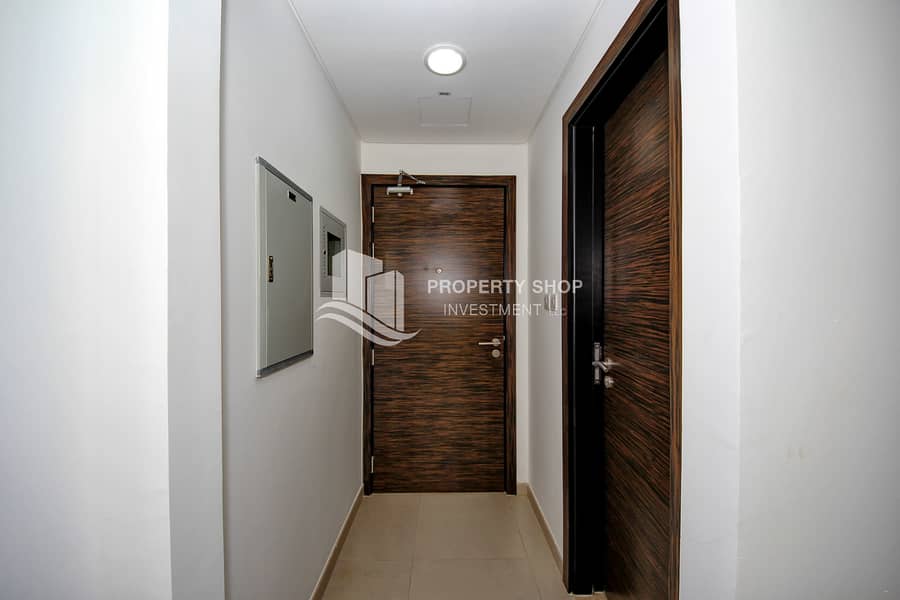 10 1-bedroom-apartment-abu-dhabi-al-ghadeer-waha-foyer. JPG