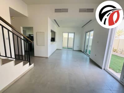 Ready to move 4 bedroom villa +Maid Room available in villa nova