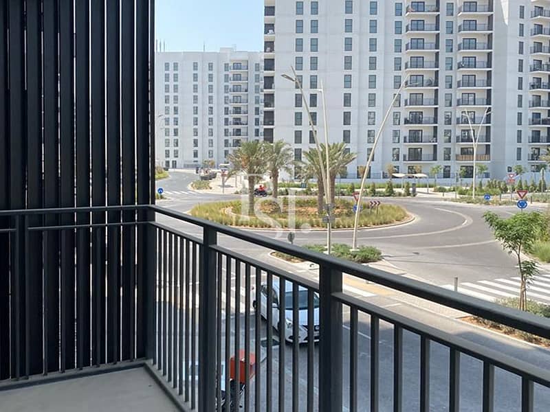 2 water-edge-yas-island-abu-dhabi-balcony (2). JPG