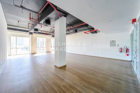 Office for Rent in Dubai Internet City, Dubai - Well Fitted Office | DDA License | Ideally Located