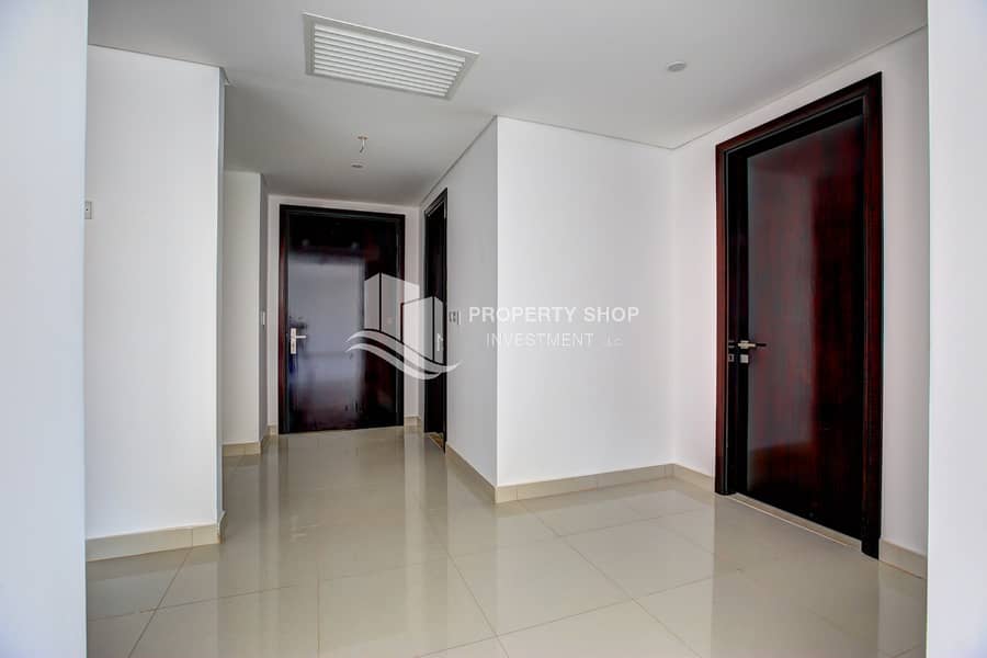 11 3-br-apartment-abu-dhabi-al-reem-island-marina-square-mag-5-residences-foyer. JPG