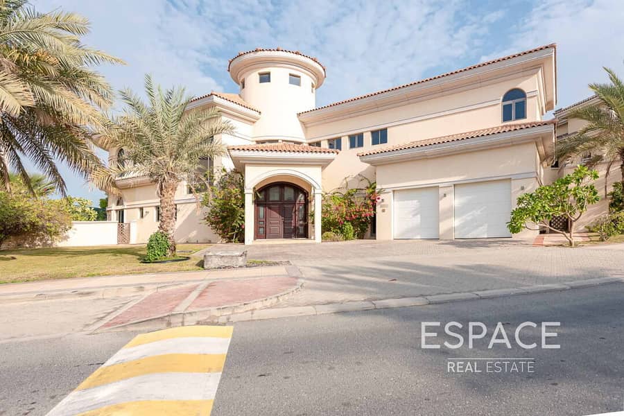 Vacant | VIP Frond Villa | Unfurnished 5 Bed Facing Atlantis