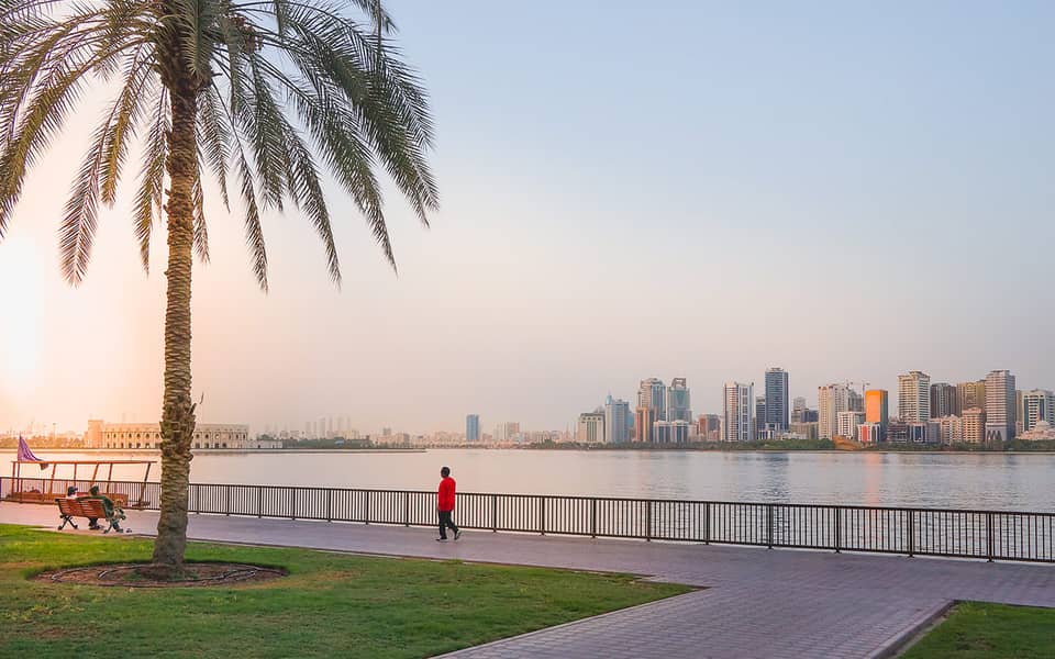 8 khalid-lake-corniche. jpg