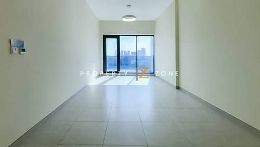2 Bedroom Flat for Rent in Business Bay, Dubai - High Floor/ Loads of Sunlight / Canal view