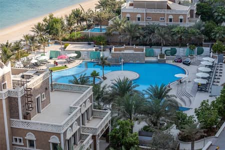 4 Bedroom Apartment for Sale in Palm Jumeirah, Dubai - Exclusive | Full Sea View | 4 BR + Maids