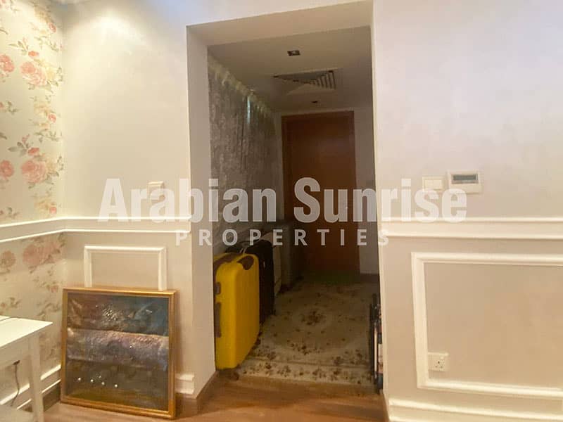 13 Al-Raha-Gardens-5BR-1334-lehweih-Corridor. jpg