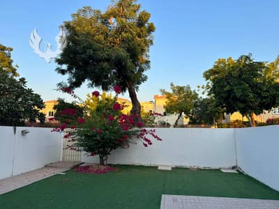2 Bedroom Villa for Rent in The Lakes, Dubai - Upgraded Two Bed | Large Study | Near Park