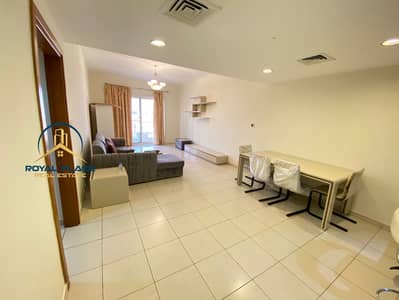 LUXURIOUS / FURNISHED / VACANT / SPACIOUS.