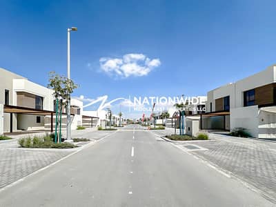 3 Bedroom Townhouse for Rent in Yas Island, Abu Dhabi - Upcoming | Single Row 3BR | Top Facilities