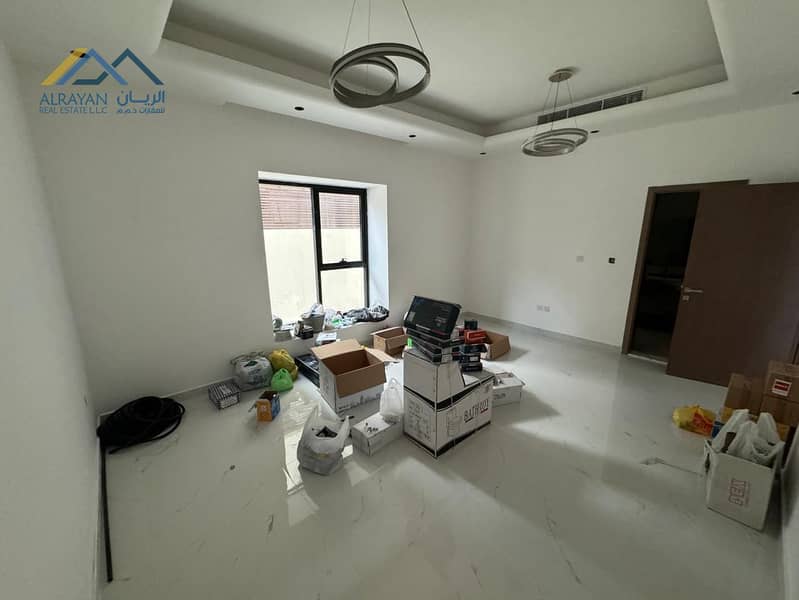 17 5e8d31cb-9b1b-469d-9c85-3caca0aa24e3. jpg