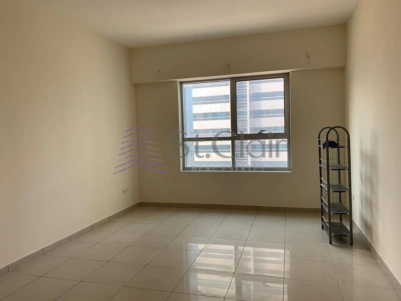 Large Studio with Parking | Park and SZR View