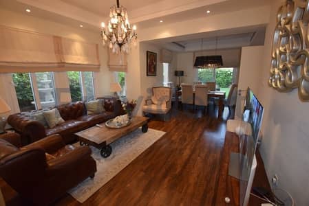 Pool and Park View| Immaculate Condition Pool and Park View| Immaculate Condition