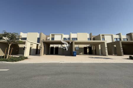 3 Bedroom Townhouse for Rent in Dubailand, Dubai - Lake View |Single Row |Premium And Rare Location