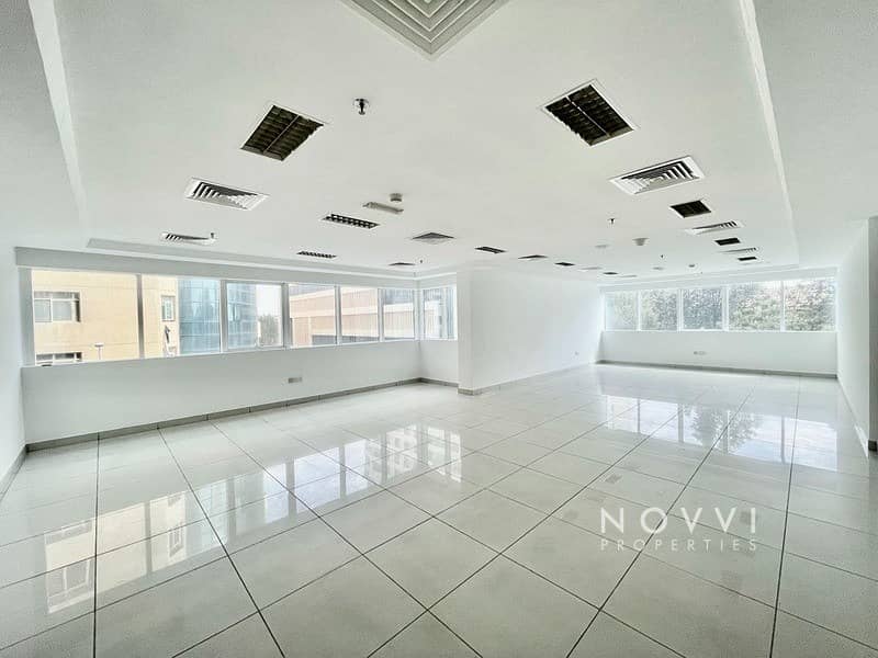 Офис в Аль Барша，Аль Барша 1，Йес Бизнес Тауэр, 118000 AED - 10845471