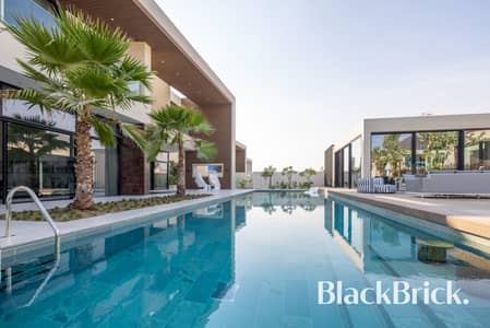 5 Bedroom Villa for Sale in Al Barari, Dubai - Beautiful Home in a Secluded Oasis