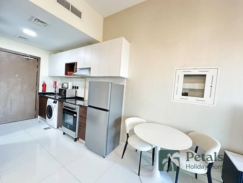 15 Kitchen - 2. jpeg