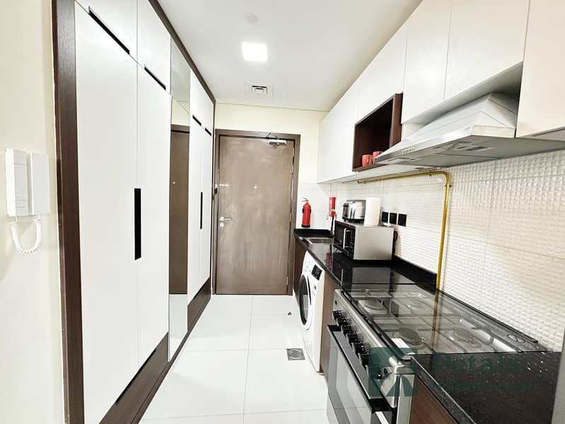 16 Kitchen Area. jpeg