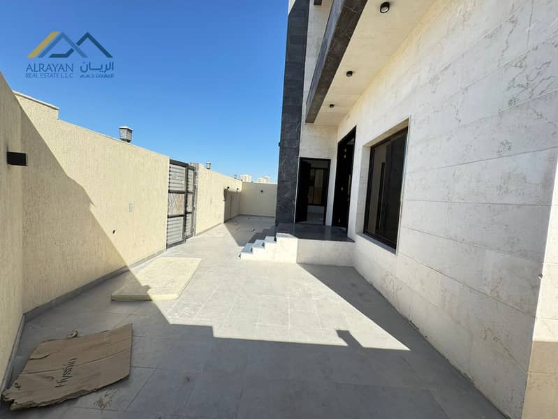 4 640bd092-65e0-4e62-ade6-24236724667a. jpg