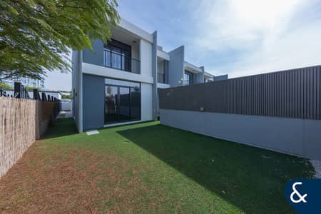 4 Bedroom Villa for Sale in Motor City, Dubai - 4 Bed | Corner Unit | Vacant | Single Row