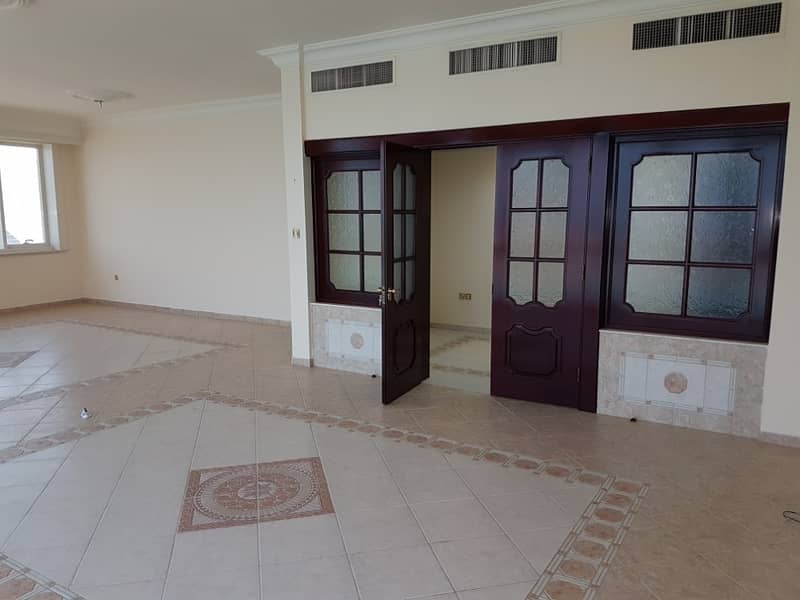 Super Sea View 3Br flat with parking at Cornich Rd