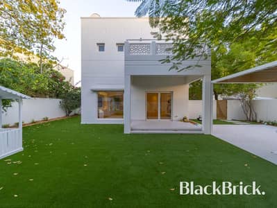 3 Bedroom Villa for Sale in The Meadows, Dubai - Stunning villa | Fully upgraded | VOT