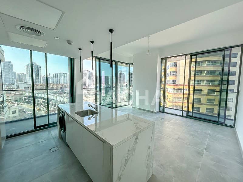 Corner Unit | Stunning 1BHK | Unfurnished Corner Unit | Stunning 1BHK | Unfurnished