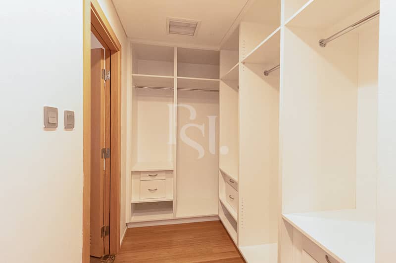 5 al-raha-beach-abu-dhabi-closet (1). JPG