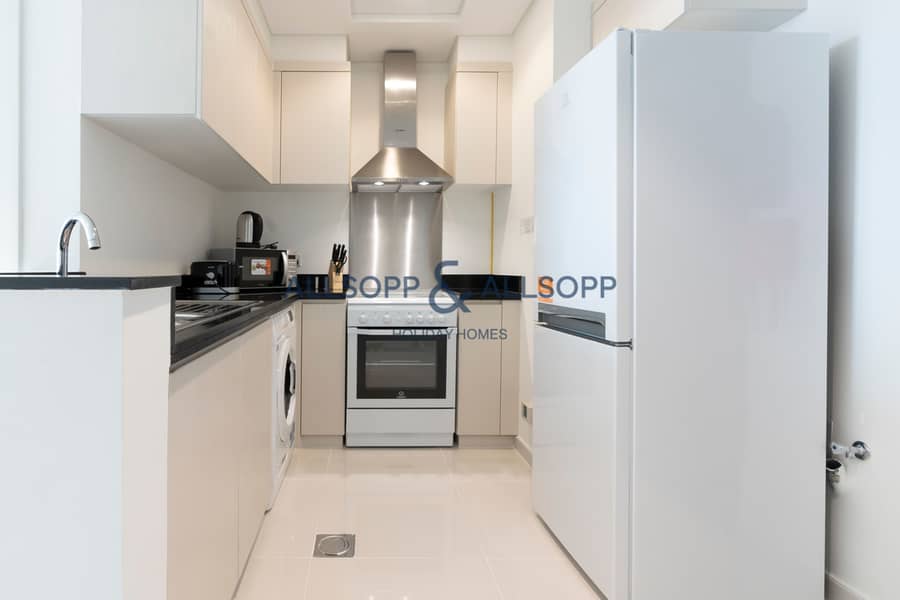 2 Kitchen Area