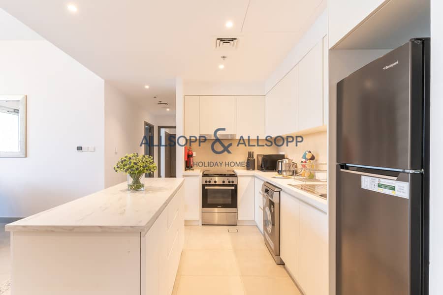 6 Kitchen Area
