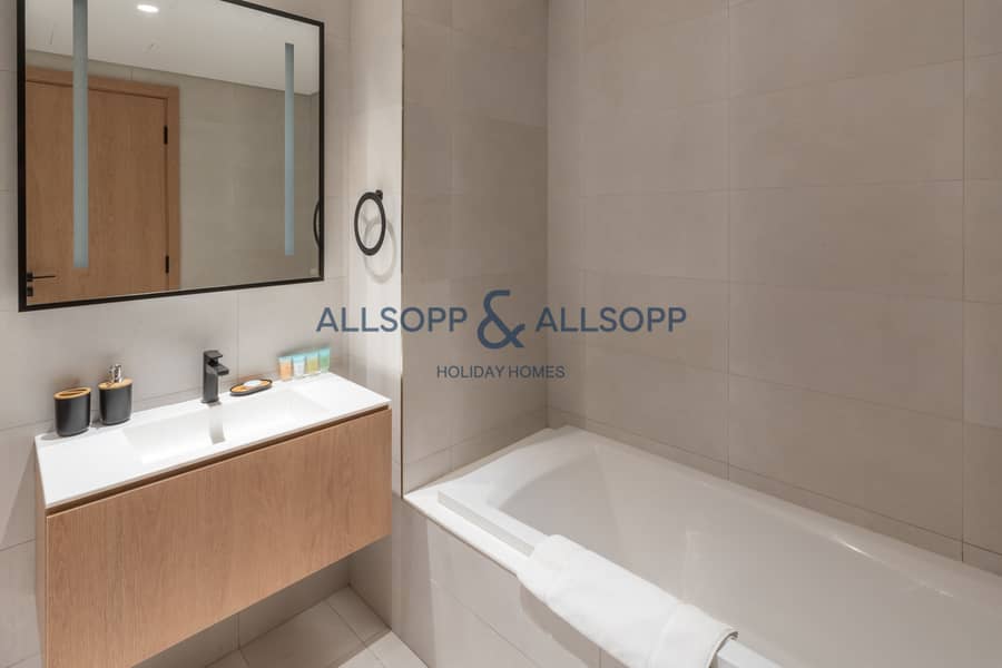 12 En Suite Bathroom Area