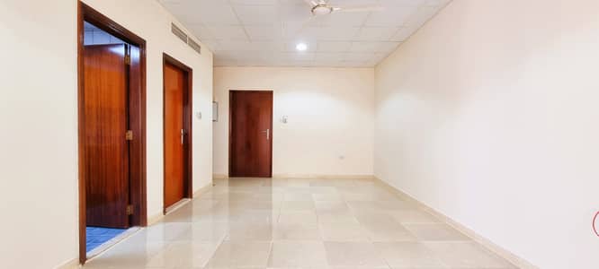 Studio for Rent in Bur Dubai, Dubai - 20250211_114111. jpg