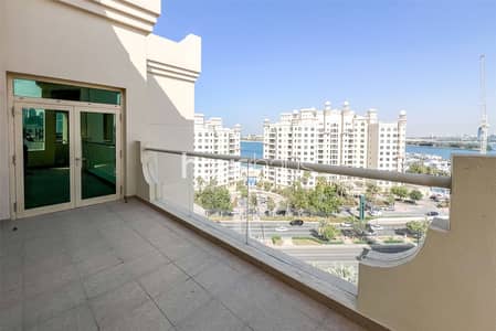 3 Bedroom Apartment for Rent in Palm Jumeirah, Dubai - Penthouse level | Unfurnished | Vacant