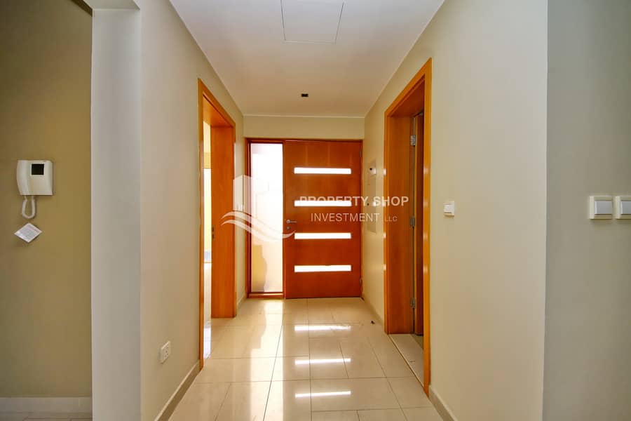 16 3-bedroom-villa-abu-dhabi-al-dar-al-raha-gardens-foyer. JPG