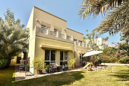 4 Bedroom Villa for Rent in The Meadows, Dubai - Pool and Park Backing | Private | Well Maintained