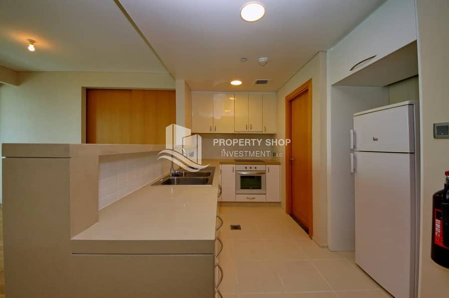 6 1943310-32833-Kitchen. jpg