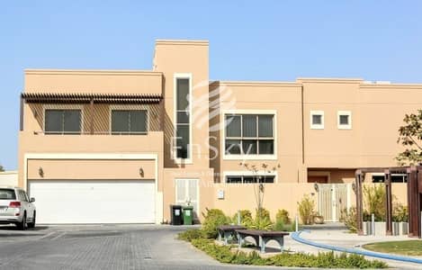 Amazing 3 Bedroom Townhouse Ready To Move In ! Amazing 3 Bedroom Townhouse Ready To Move In !