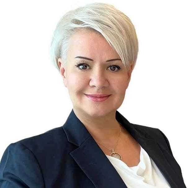 Renata Kitti Toth