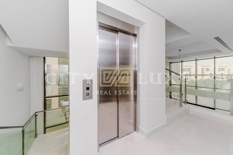 Park View | Private Lift | Fully Fitted Kitchen