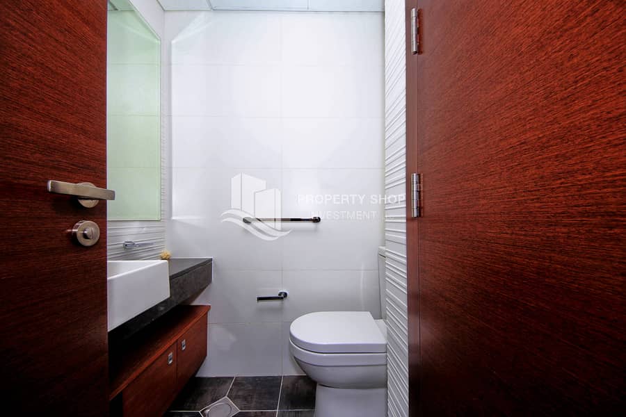 8 1-bedroom-apartment-al-reem-island-shams-abu-dhabi-gate-tower-1-powder-room. JPG