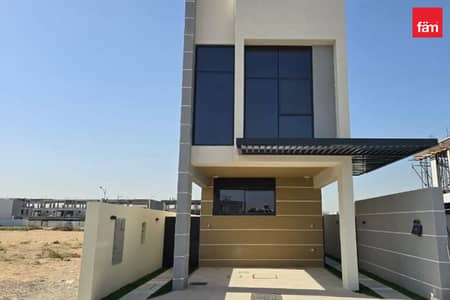 3 Bedroom Villa for Sale in DAMAC Hills 2 (Akoya by DAMAC), Dubai - Luxurious 3 bedrooms townhouse | Brand New