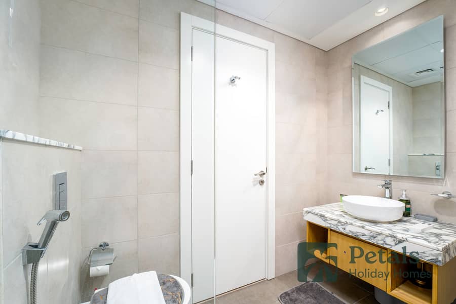 16 BAth 3. jpg