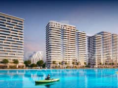 إطلالة مباشرة على البحيرة || طابق مرتفع || تصميم إيطالي || 3 دقائق إلى المطار