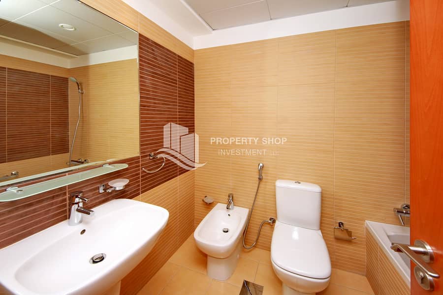 8 2-br-apartment-al-reem-island-shams-abu-dhabi-beach-tower-b-bathroom. JPG